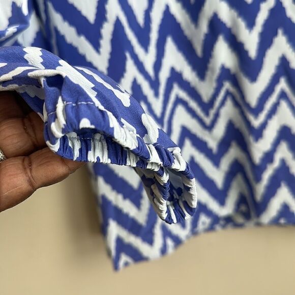 Lilly Pulitzer 100% Silk Blue White Chevron Elsa Blouse XS - Picture 3 of 8